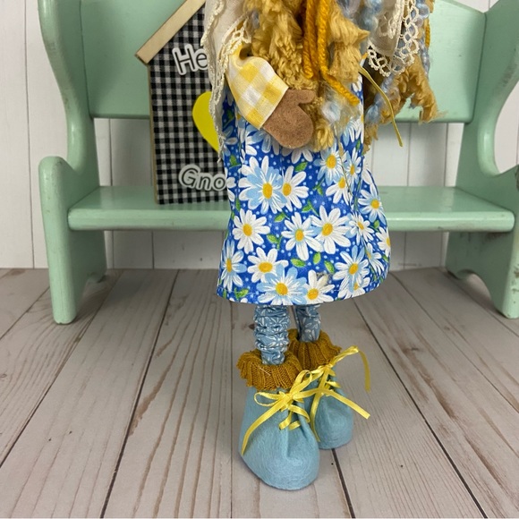 ❌SOLD❌Gnome Spring Blue Daisy Girl Yellow Floral Felt Hat Handmade Female - Picture 12 of 15